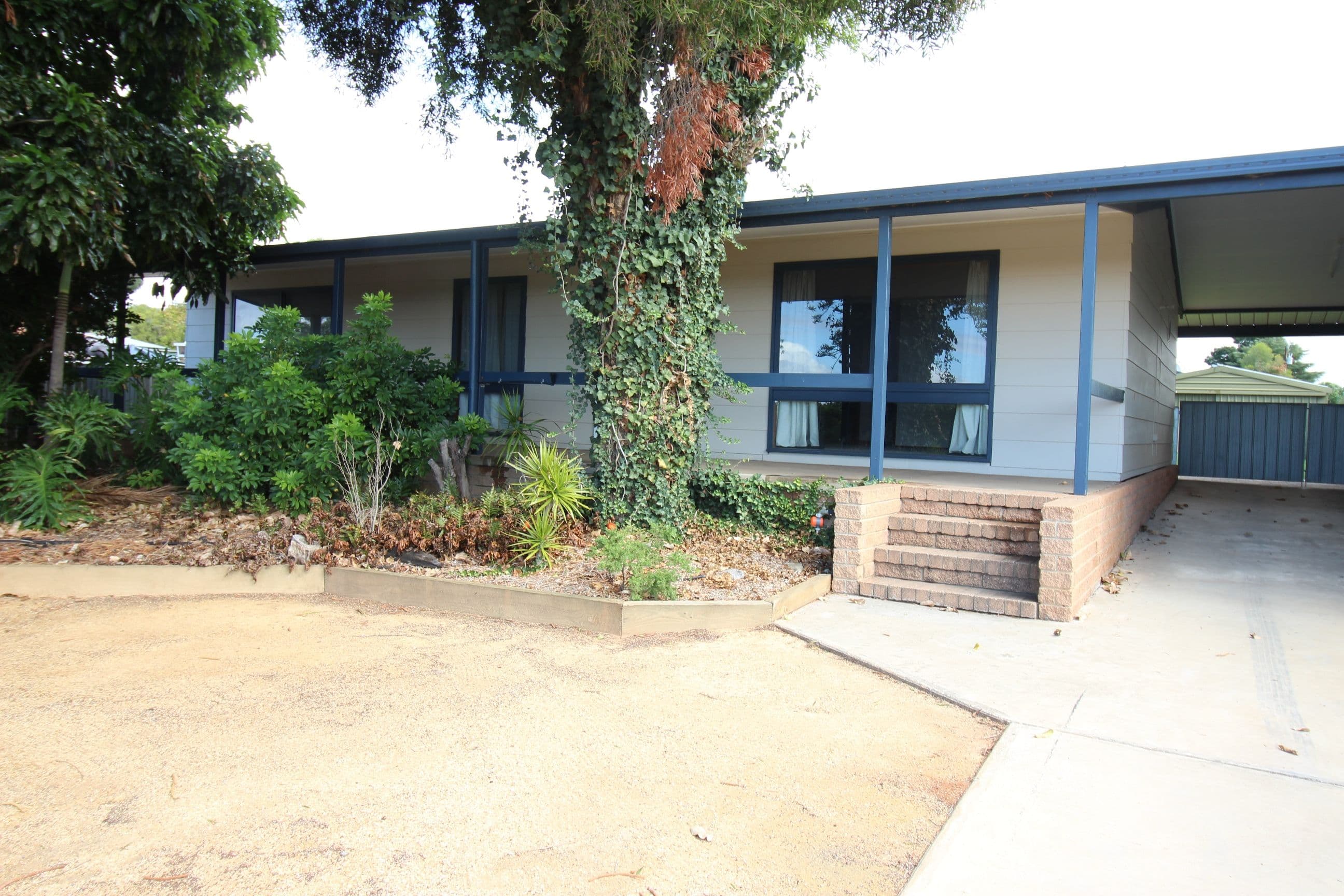 16 Isaacson Street, Waikerie SA 5330, Waikerie - Image 1