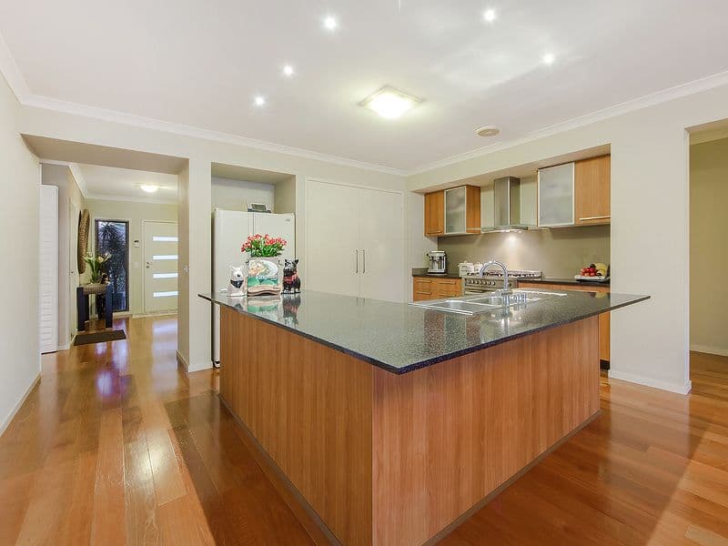 6 Grainger Circuit, Point Cook VIC 3030, Point Cook - Thumbnail 4