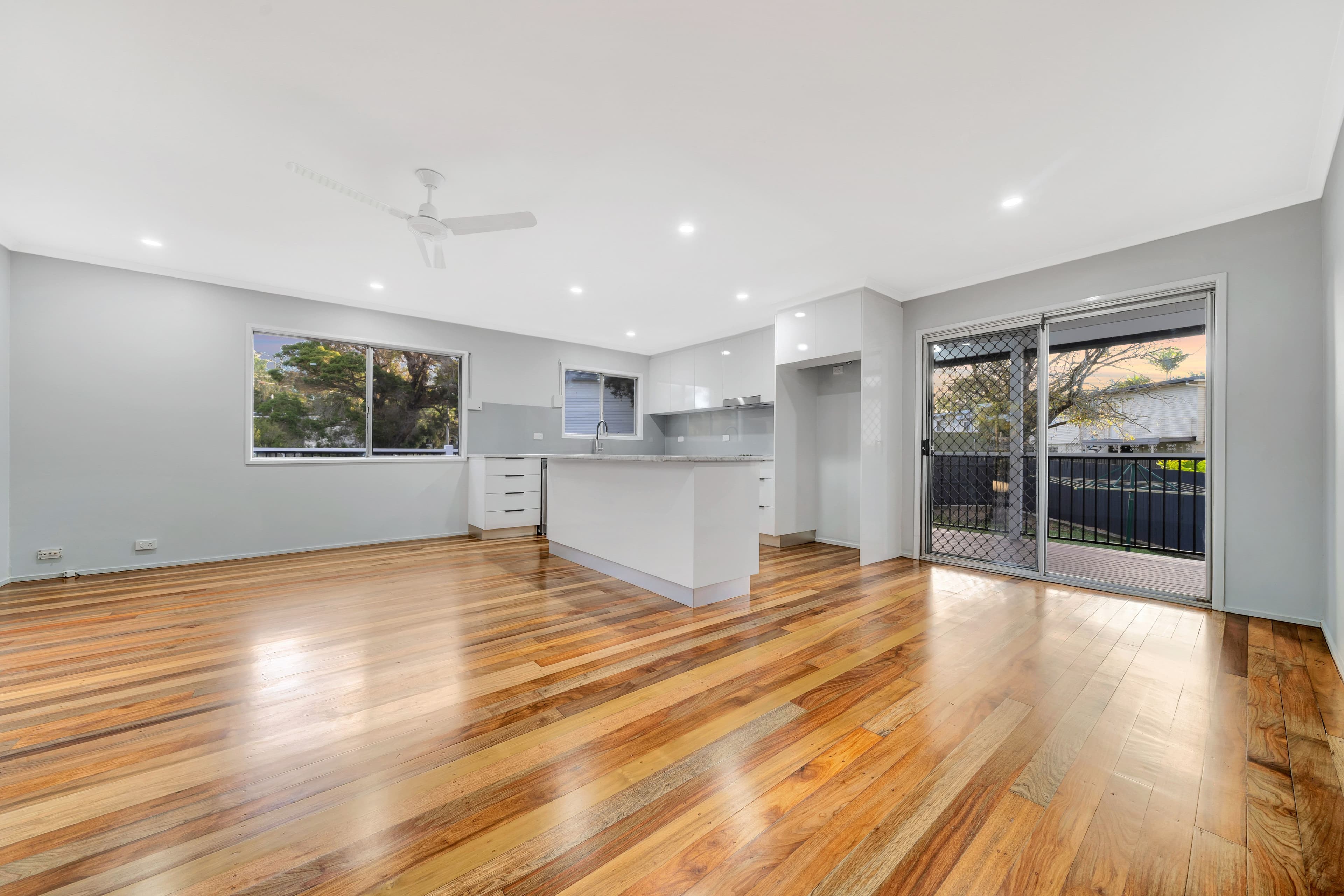 12 Spruce Street, Kingston QLD 4114, Kingston - Thumbnail 4