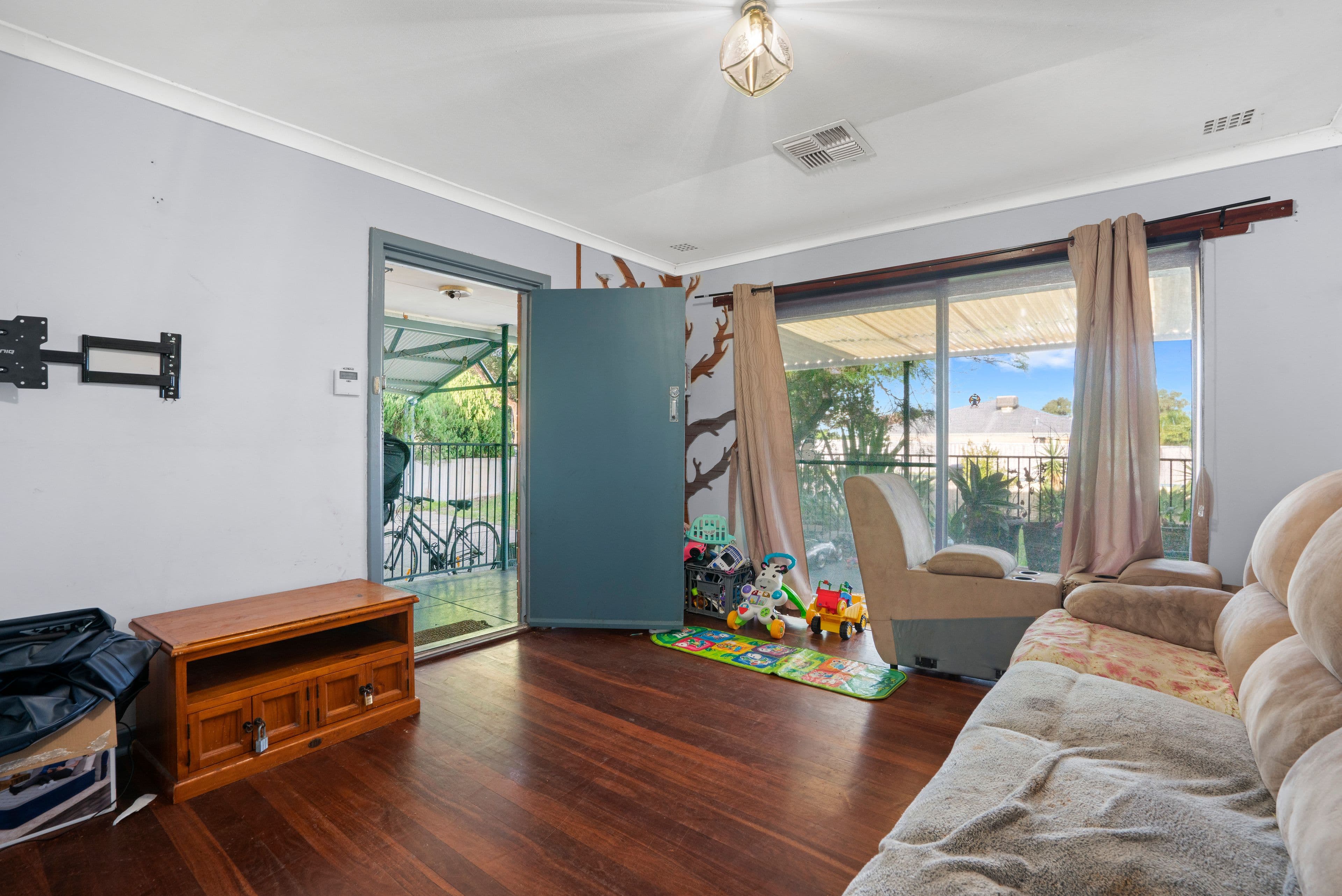49 Goodall Street, Gosnells WA 6110, Gosnells - Thumbnail 5
