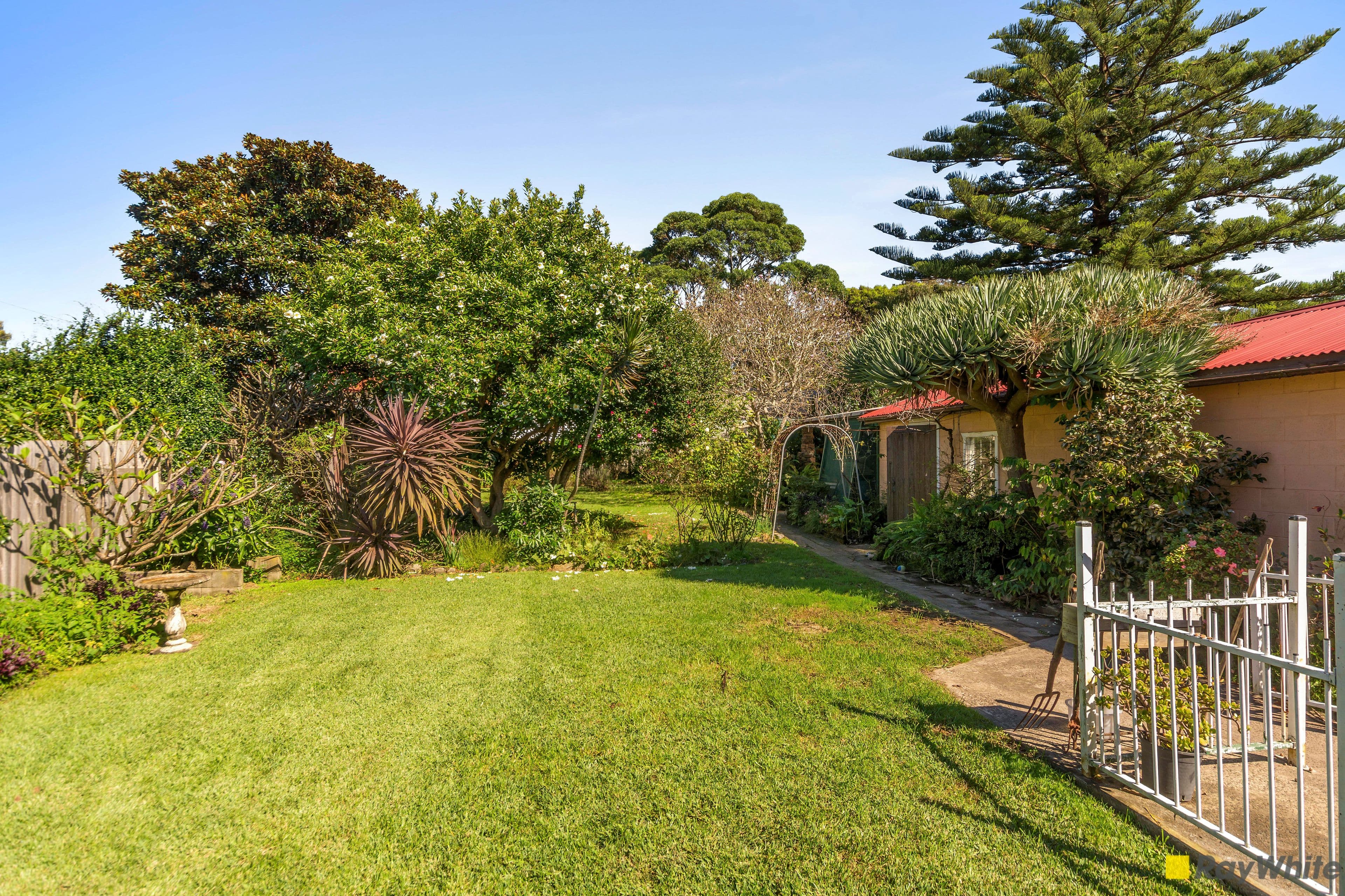16 Royal Crescent, Woonona NSW 2517, Woonona - Thumbnail 3