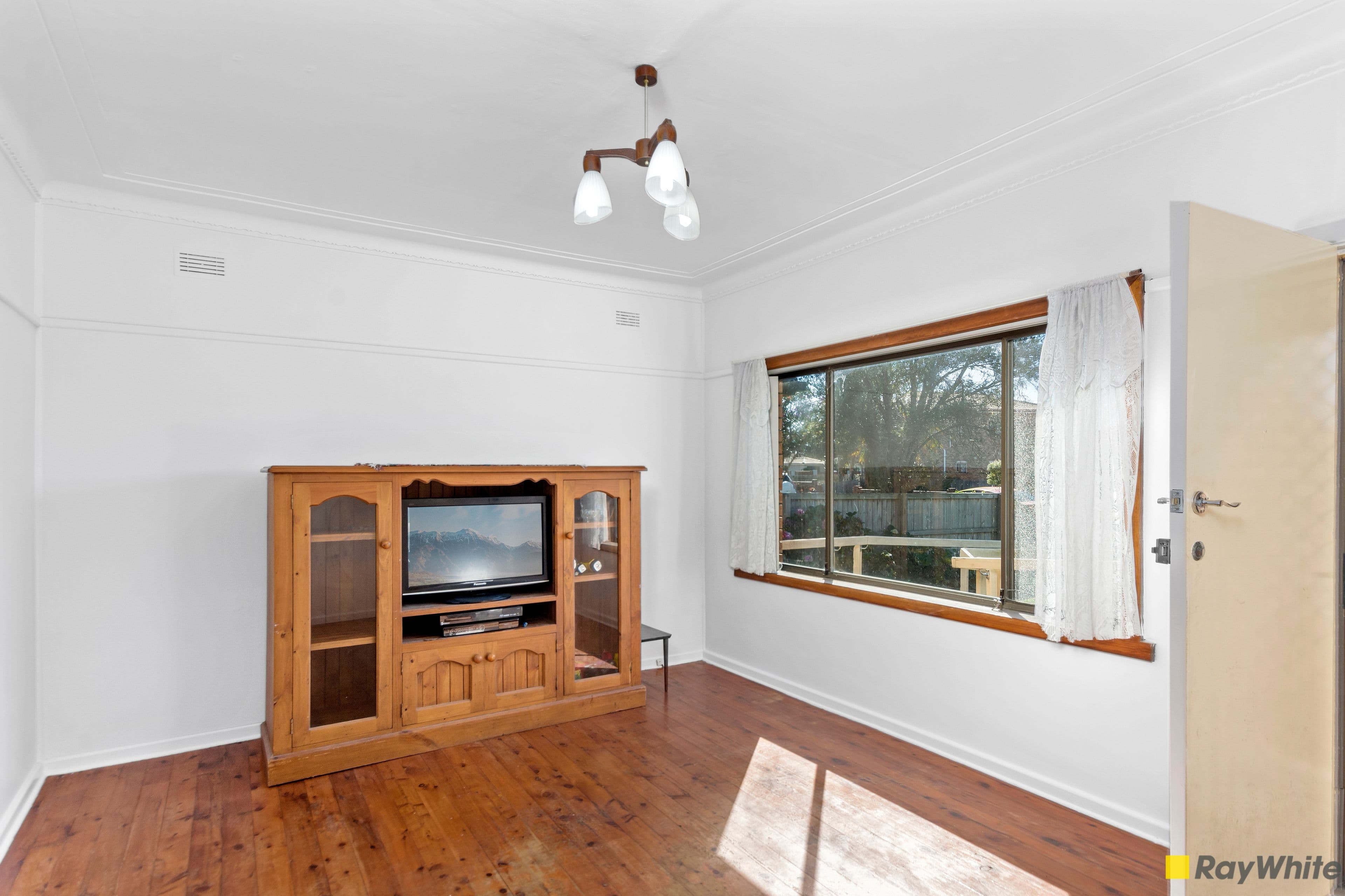 16 Royal Crescent, Woonona NSW 2517, Woonona - Thumbnail 6