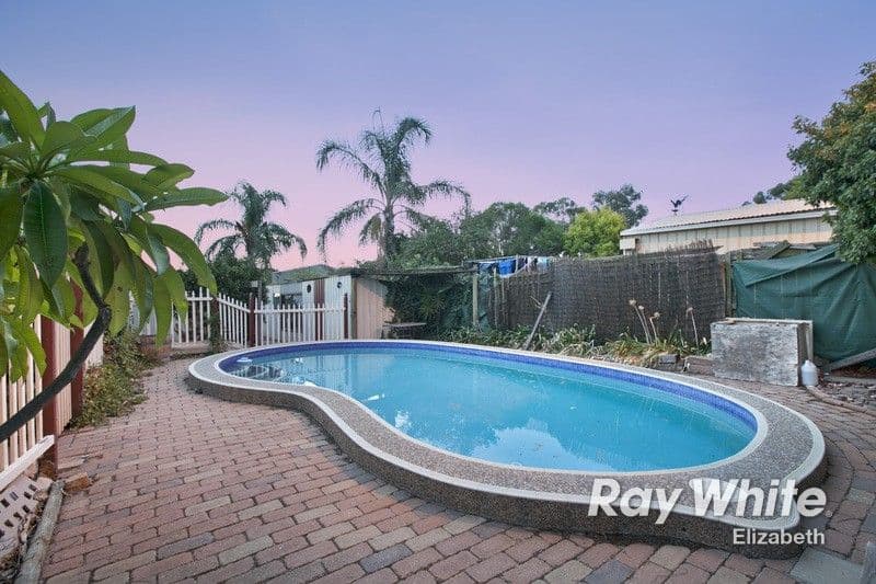 12 Roycroft Avenue, GULFVIEW HEIGHTS SA 5096, Gulfview Heights - Thumbnail 2