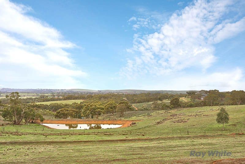 220 Spring Gully Road, Clare SA 5453, Clare - Thumbnail 2