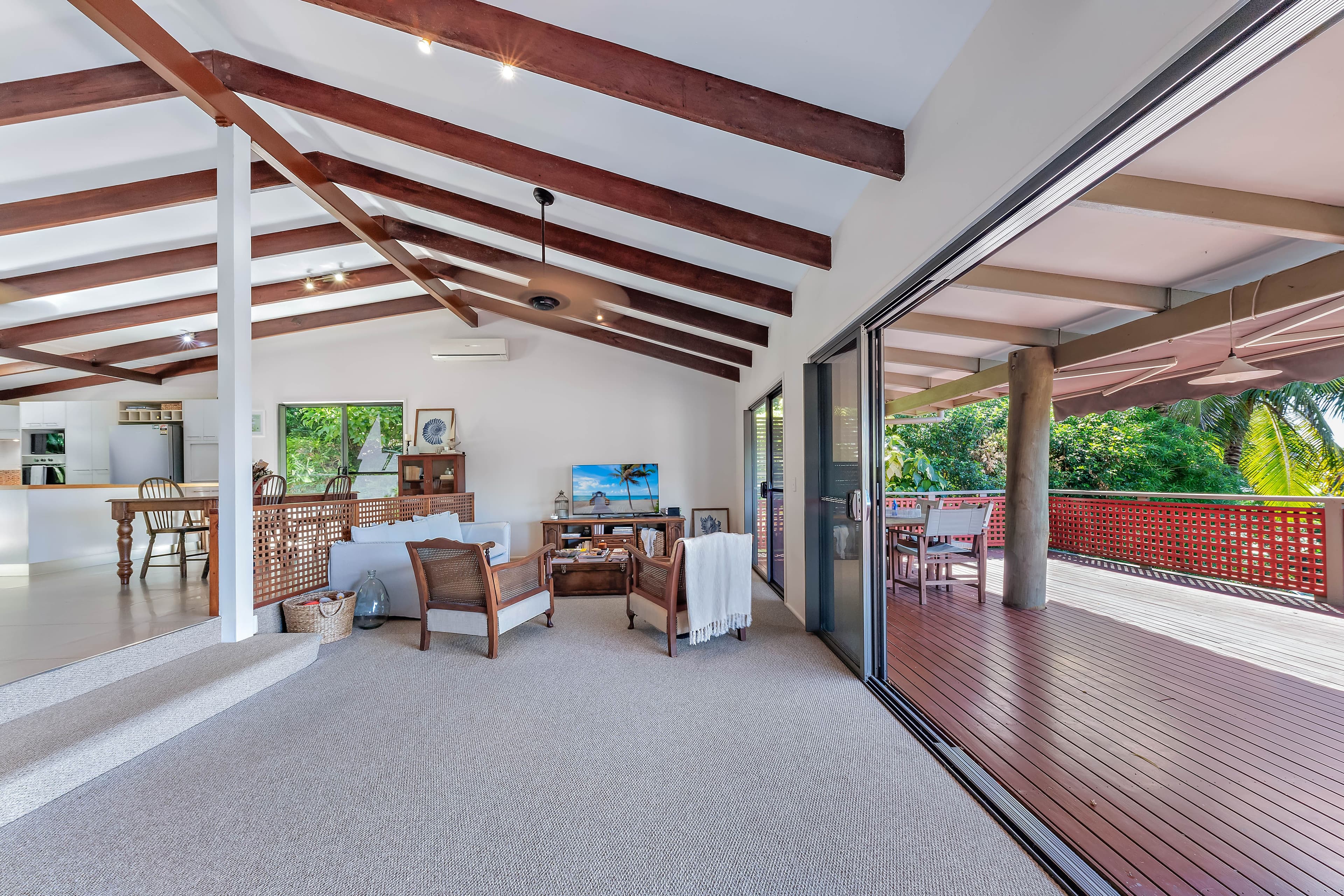 11 Country Road, Cannonvale QLD 4802, Cannonvale - Thumbnail 7