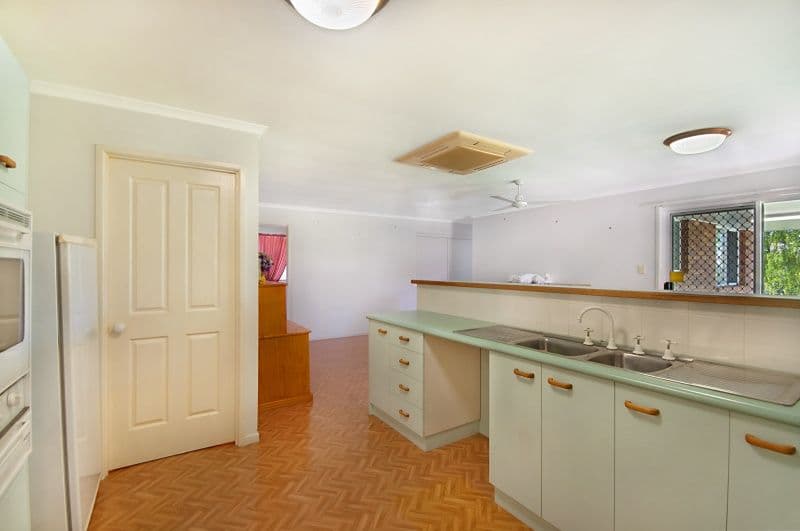 112 Eaglemount Road, BEACONSFIELD QLD 4740, Beaconsfield - Thumbnail 2