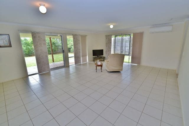 10 Sapphire Court, BEERWAH QLD 4519, Beerwah - Thumbnail 4