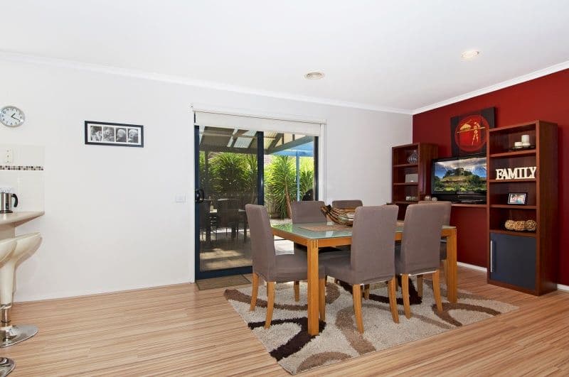 16 Clifton Park Drive, CARRUM DOWNS VIC 3201, Carrum Downs - Thumbnail 8