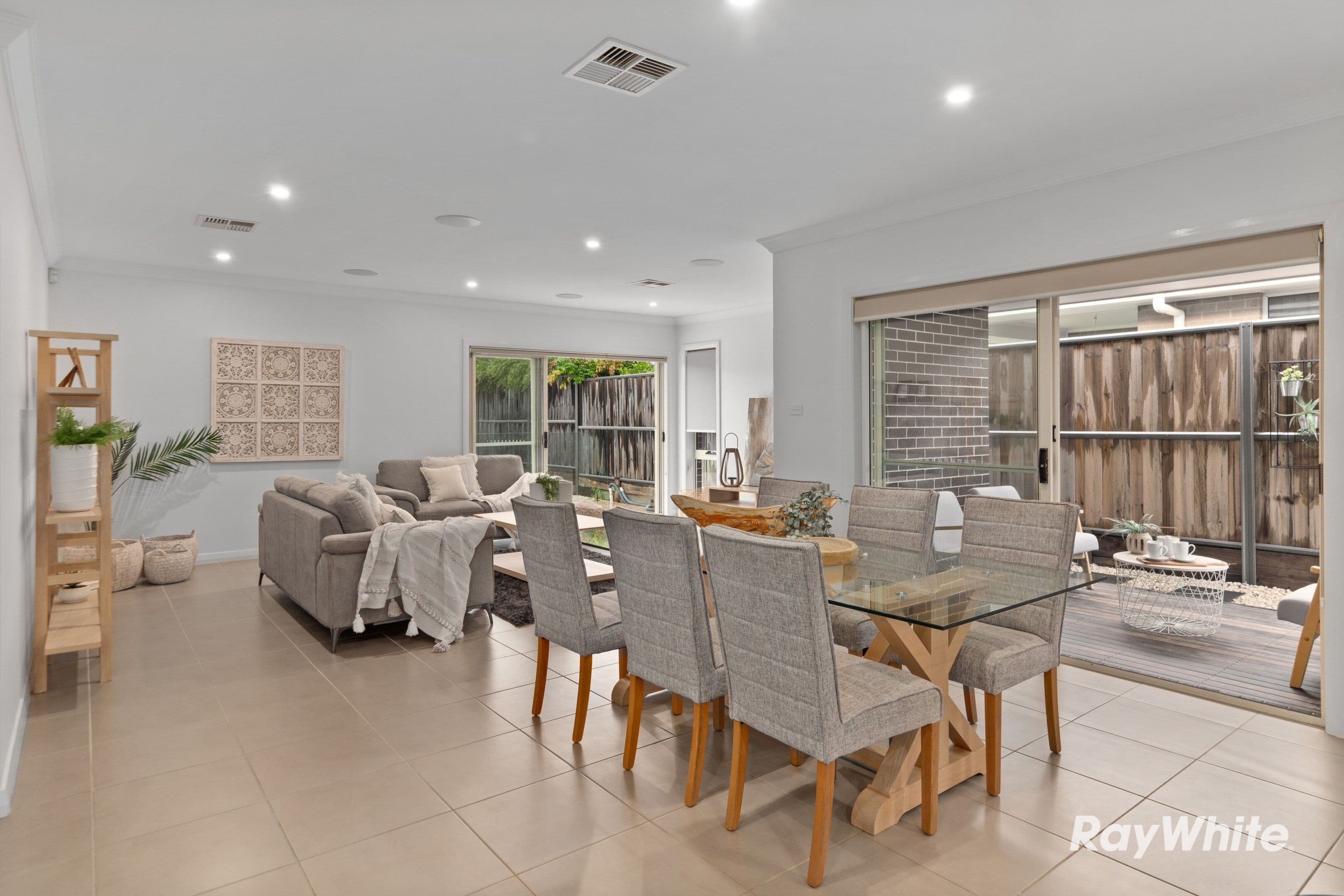 122 Trevor Housley Avenue, BUNGARRIBEE NSW 2767, Bungarribee - Thumbnail 2