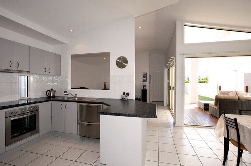 4 Castaway Court, PARREARRA QLD 4575, Parrearra - Thumbnail 3