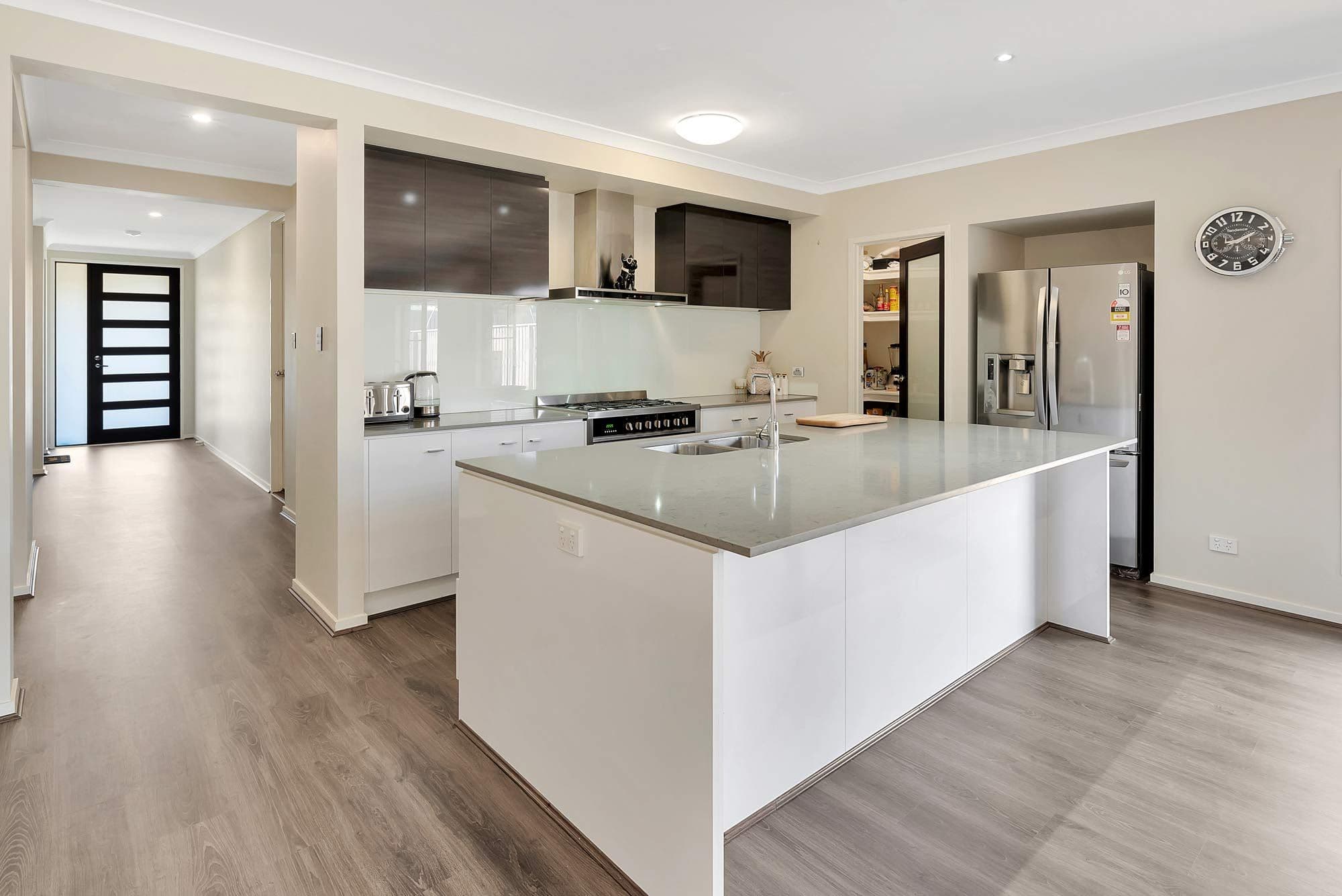 433 Gainsborough Drive, Pimpama QLD 4209, Pimpama - Thumbnail 2
