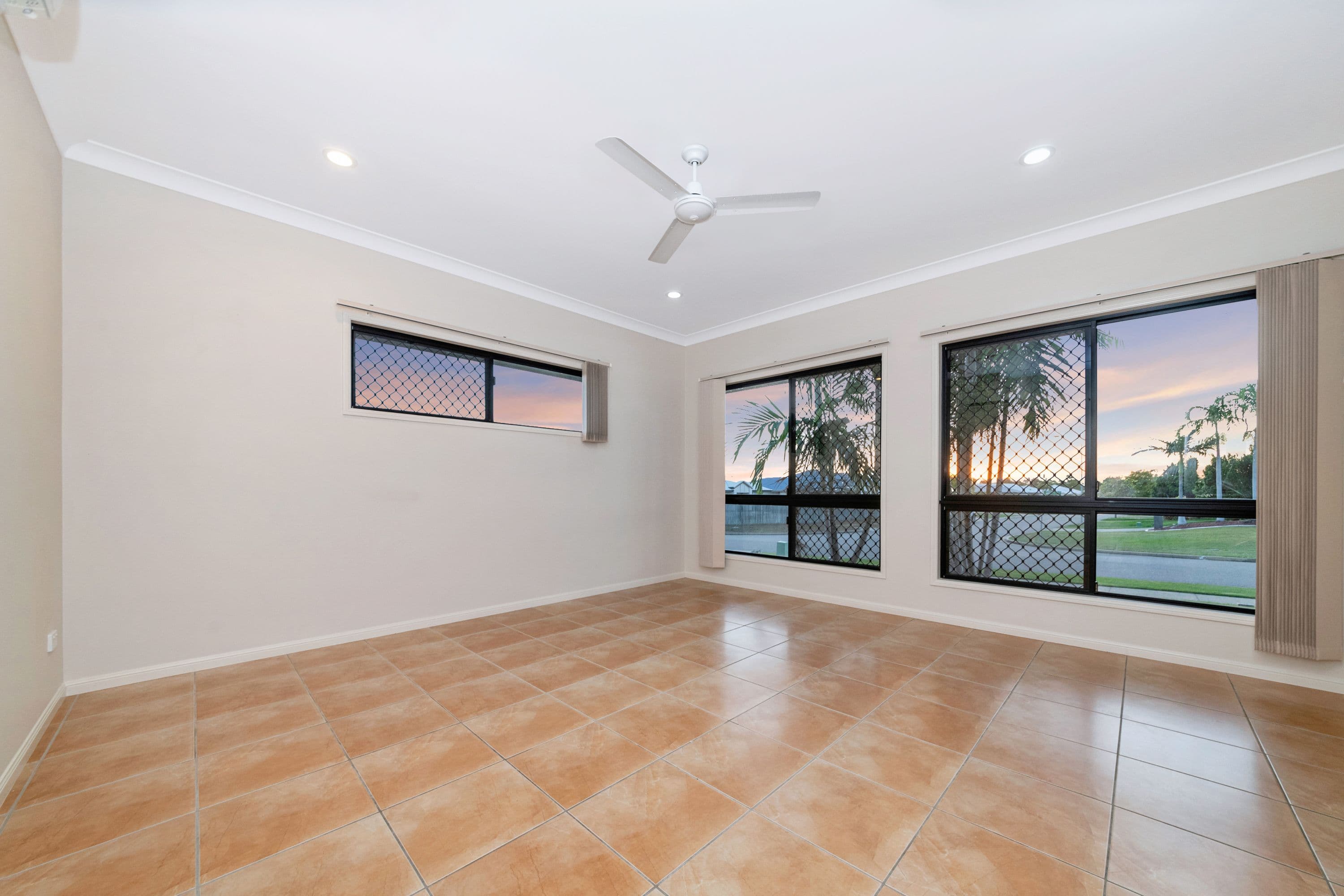 17 Franklin Drive, Mount Louisa QLD 4814, Mount Louisa - Thumbnail 2
