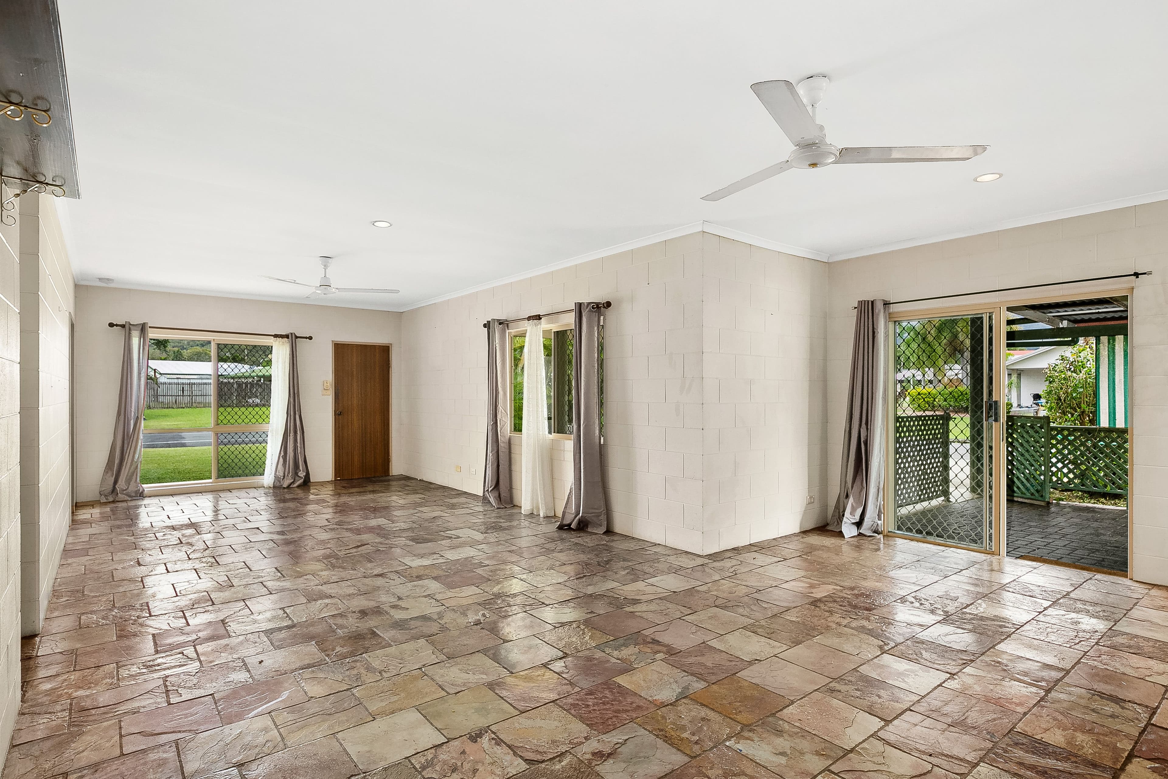 2 Frost Close, Edmonton QLD 4869, Edmonton - Thumbnail 3