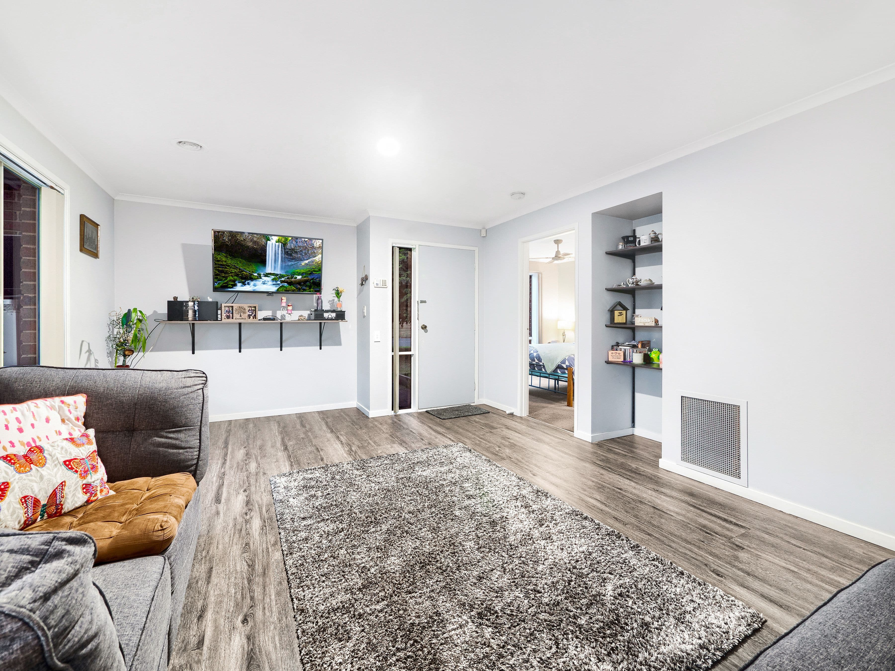33 Scarborough Avenue, Cranbourne West VIC 3977, Cranbourne West - Thumbnail 4