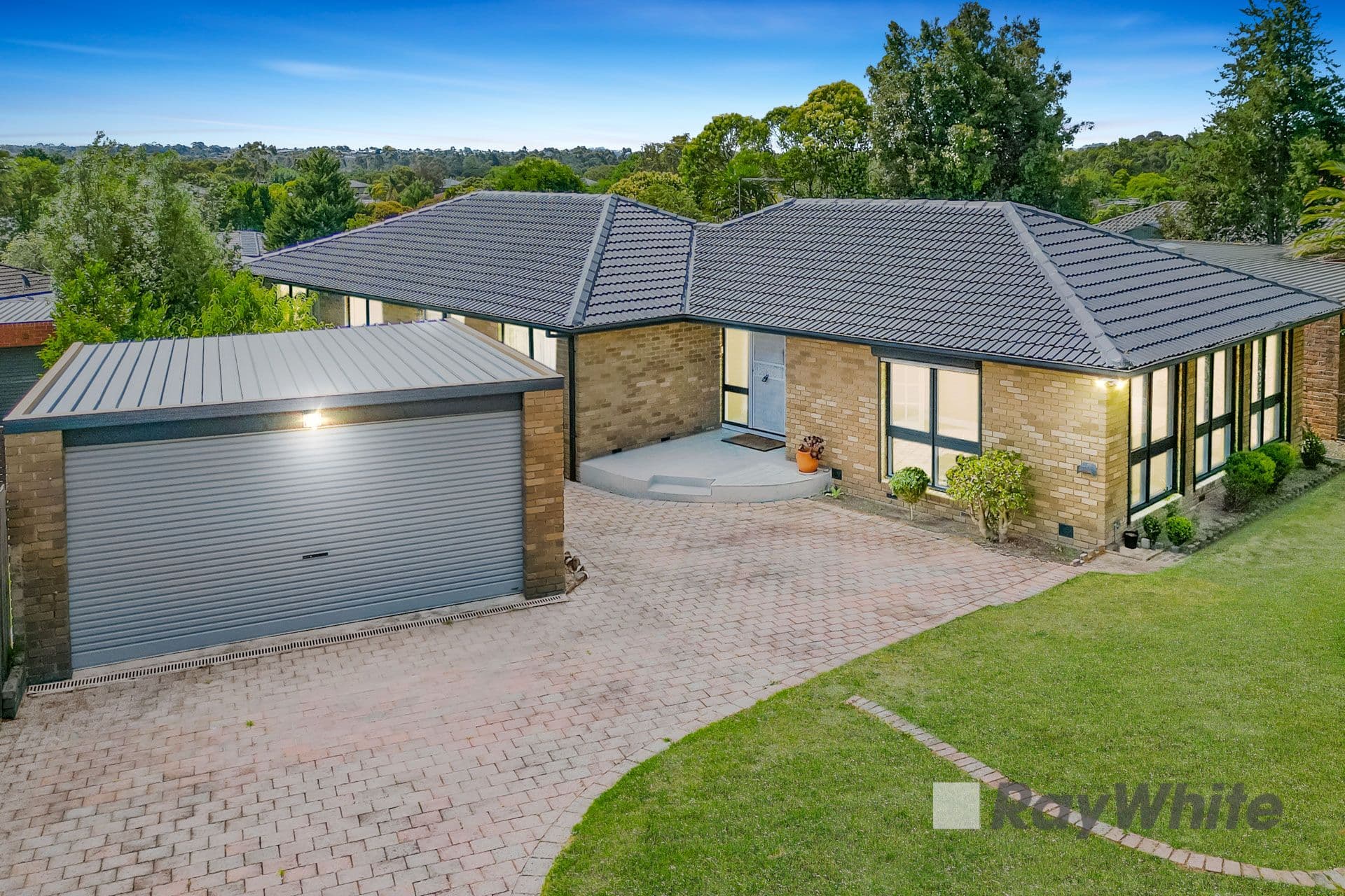 4 Cristata Avenue, Endeavour Hills VIC 3802, Endeavour Hills - Thumbnail 2