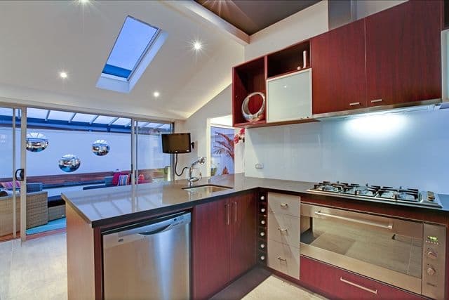 26 Sharpe Street, Reservoir VIC 3073, Reservoir - Thumbnail 7