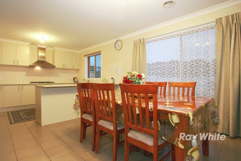 31 Broad Oak Drive, CRANBOURNE EAST VIC 3977, Cranbourne East - Thumbnail 5