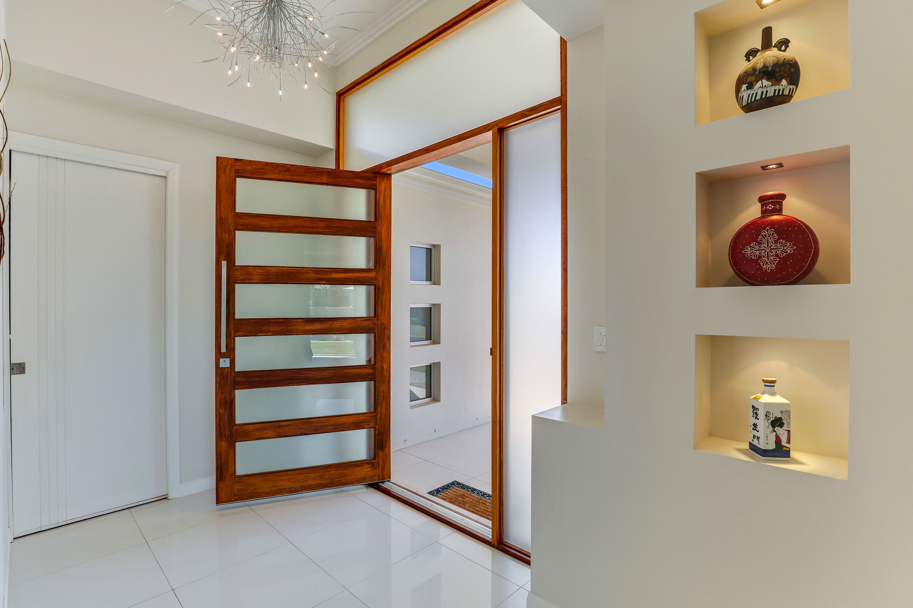 6 Stedman Street, Middle Ridge QLD 4350, Middle Ridge - Thumbnail 2