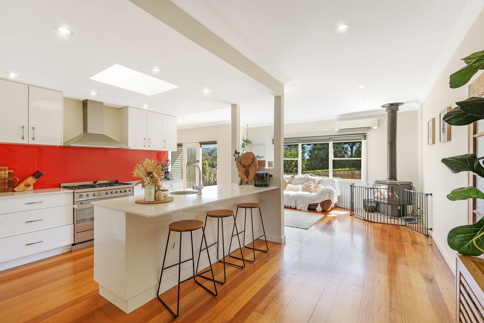 4 Couch Street, Timboon VIC 3268, Timboon - Thumbnail 2