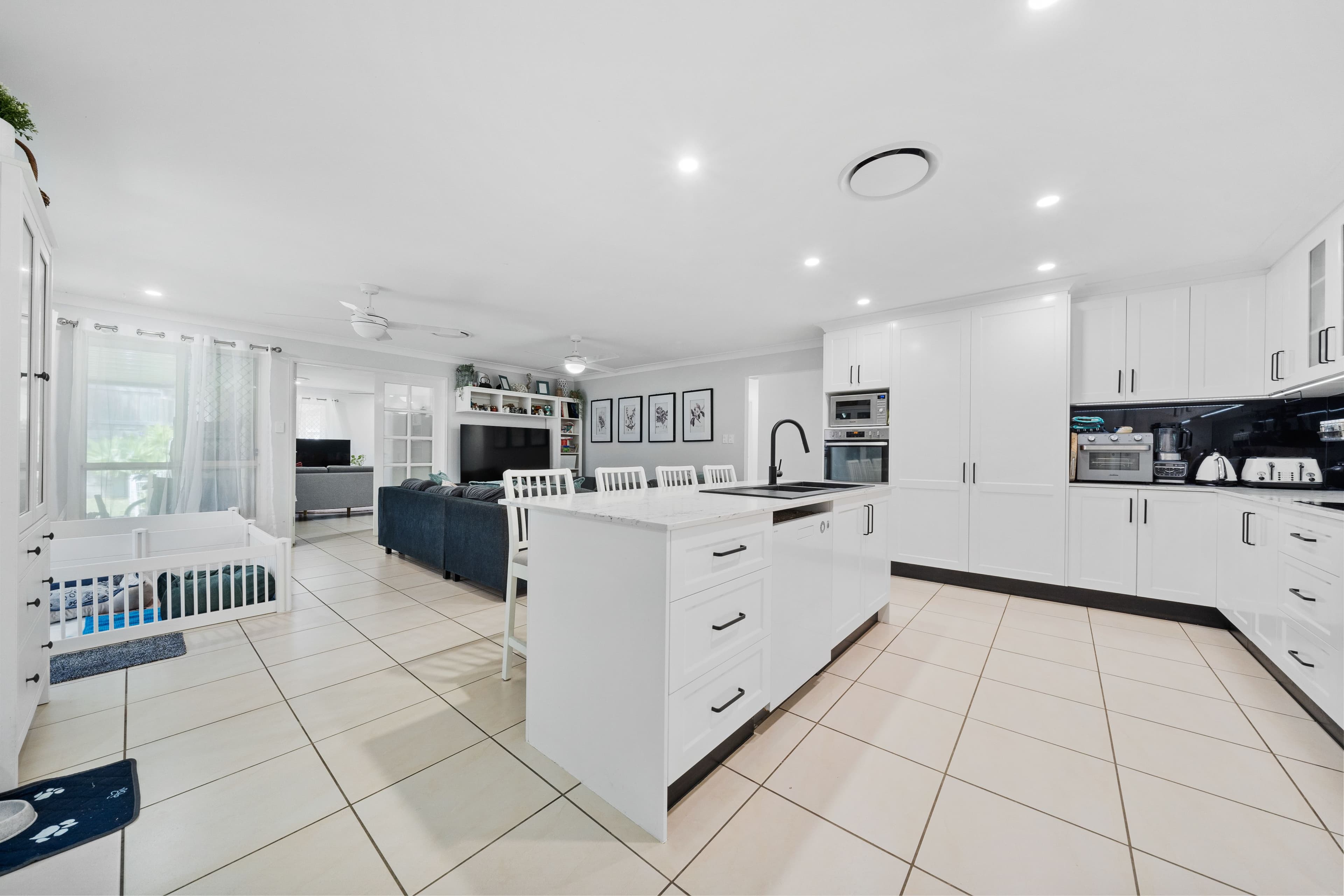 8 Gow Court, Crestmead QLD 4132, Crestmead - Thumbnail 7