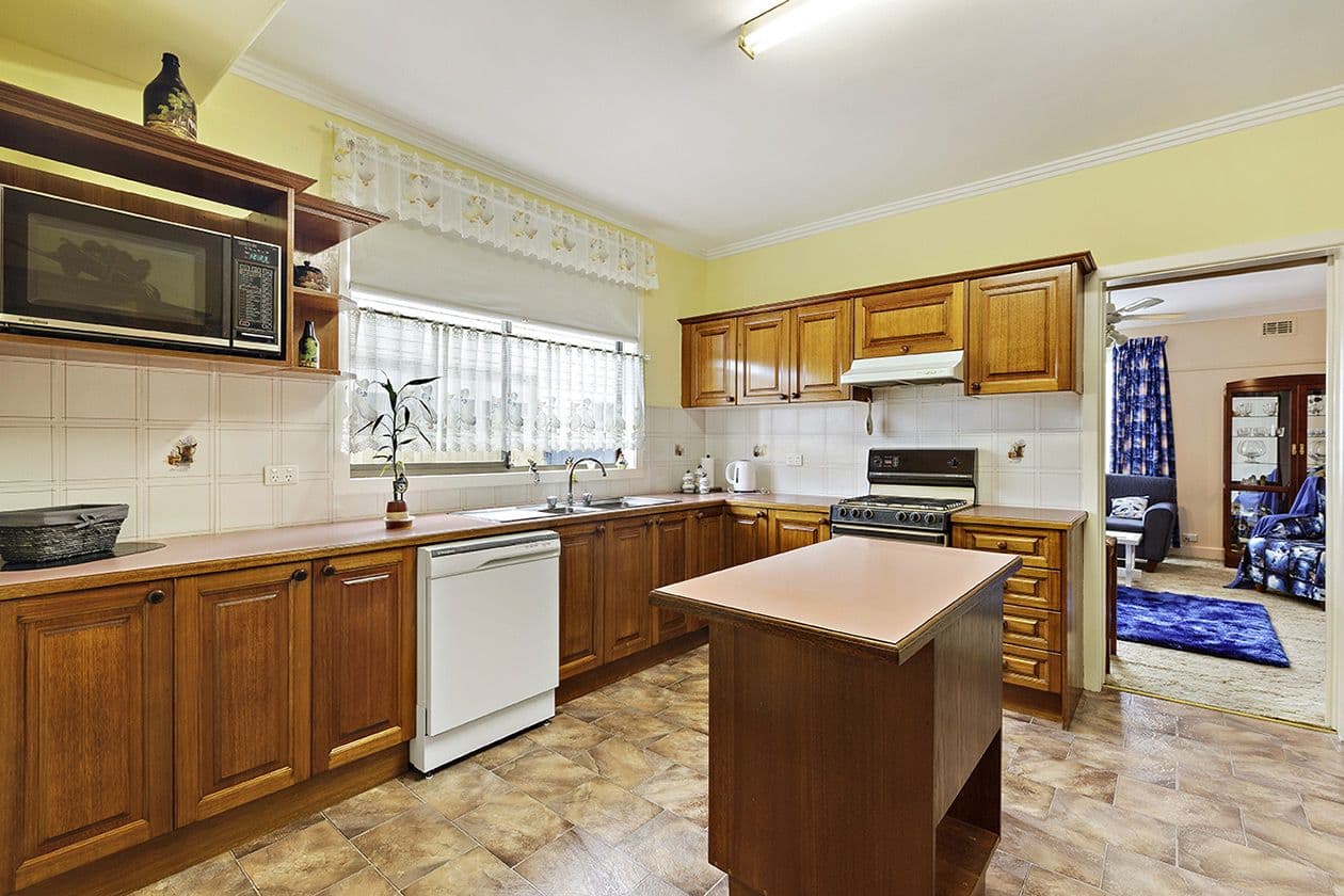 18 Norma Avenue, OAKLEIGH SOUTH VIC 3167, Oakleigh South - Thumbnail 3