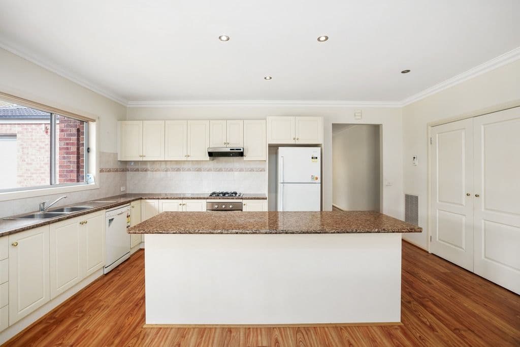 20 Coogee Drive, Taylors Hill VIC 3037, Taylors Hill - Thumbnail 2