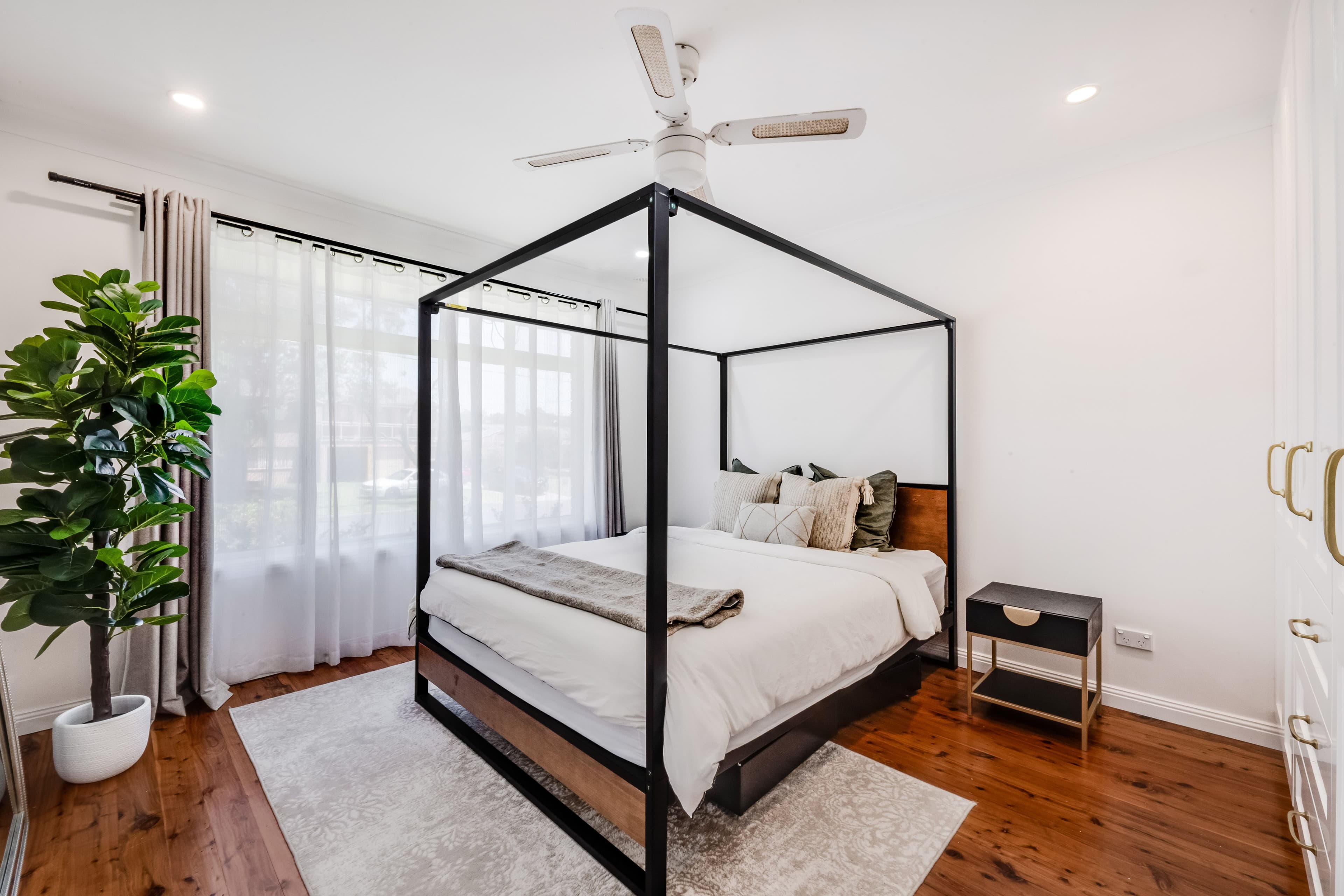 5 Nieuport Avenue, Milperra NSW 2214, Milperra - Thumbnail 4