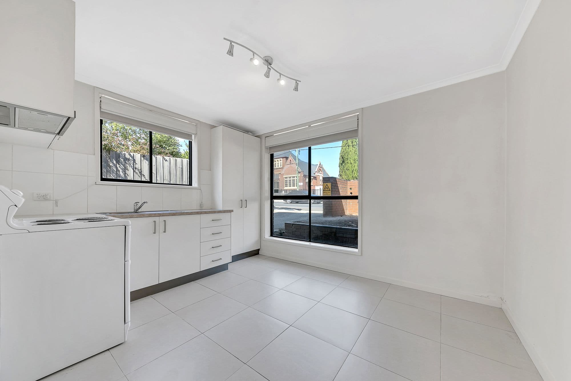 194 Aberdeen Street, Geelong West VIC 3218, Geelong West - Thumbnail 2