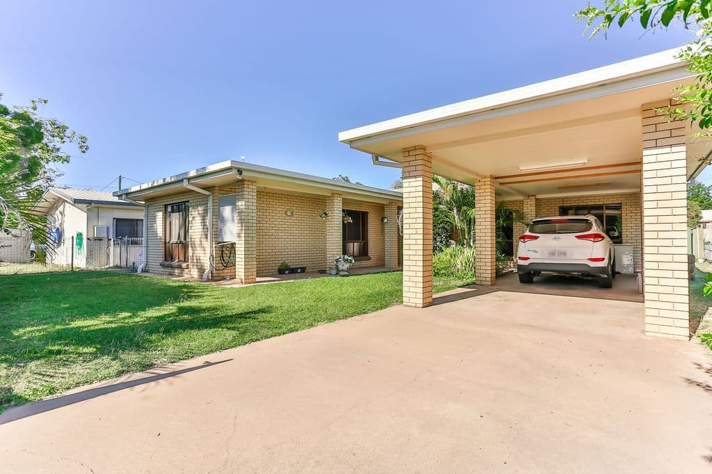 3 Willans Street, Emerald QLD 4720, Emerald - Thumbnail 2