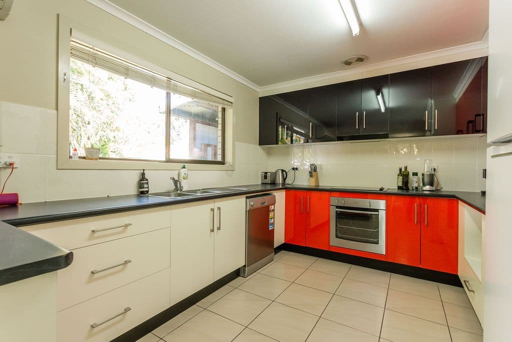 3 Willans Street, Emerald QLD 4720, Emerald - Thumbnail 3