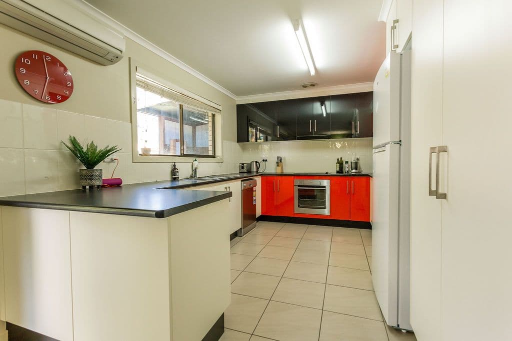 3 Willans Street, Emerald QLD 4720, Emerald - Thumbnail 4