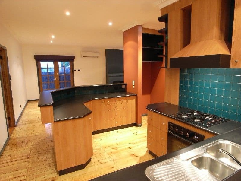1 Dunkirk Avenue, SHEPPARTON VIC 3630, Shepparton - Thumbnail 2