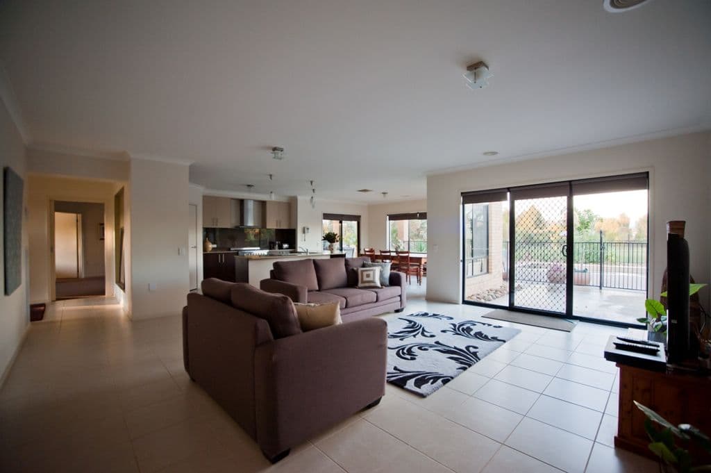 66 Chelsworth Drive, ECHUCA VIC 3564, Echuca - Thumbnail 4