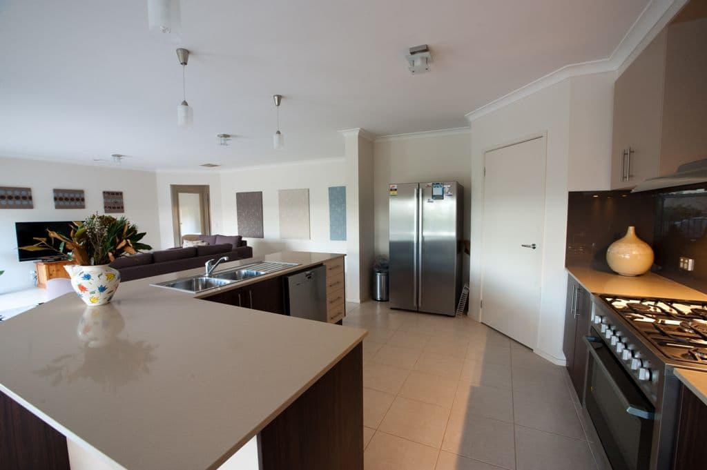 66 Chelsworth Drive, ECHUCA VIC 3564, Echuca - Thumbnail 7