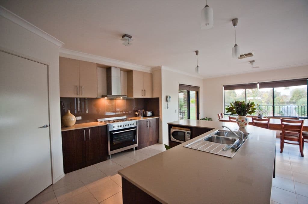 66 Chelsworth Drive, ECHUCA VIC 3564, Echuca - Thumbnail 8