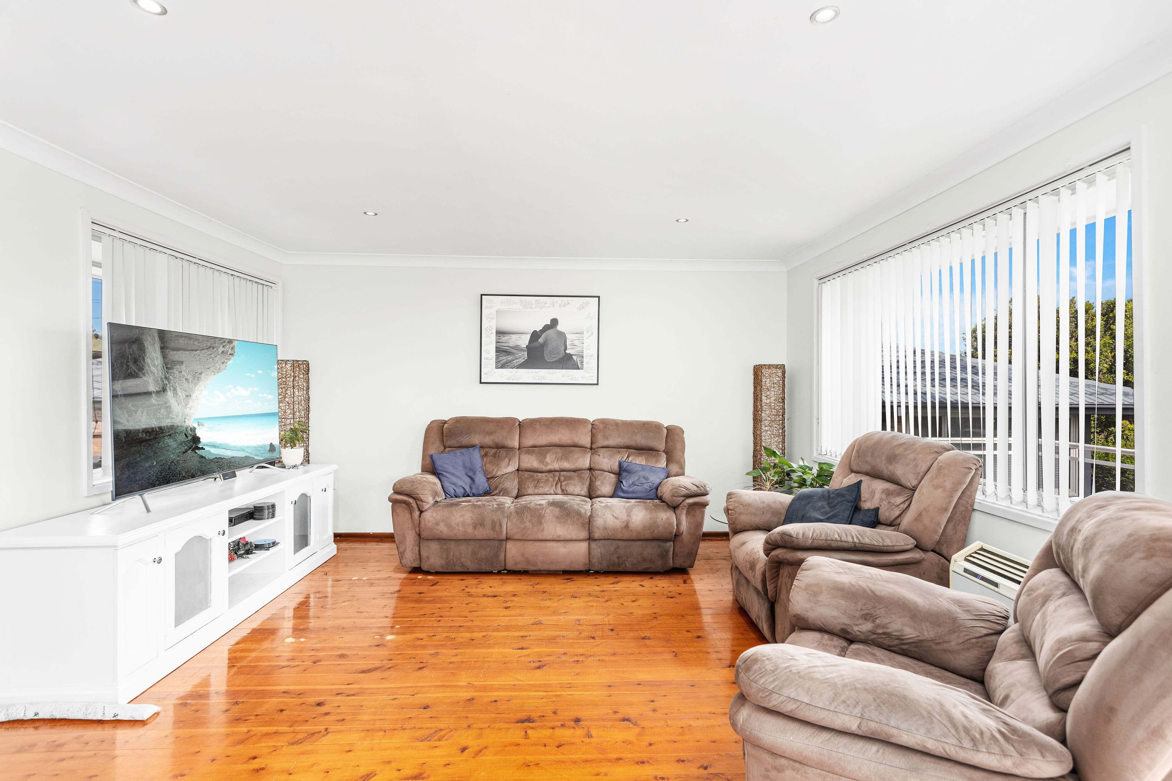 28 Shipton Crescent, Mount Warrigal NSW 2528, Mount Warrigal - Thumbnail 2