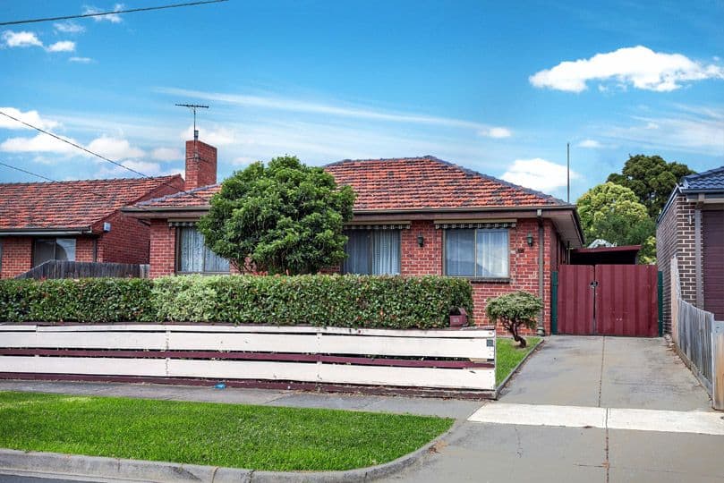 35 Goulburn Avenue, Reservoir VIC 3073, Reservoir - Thumbnail 2