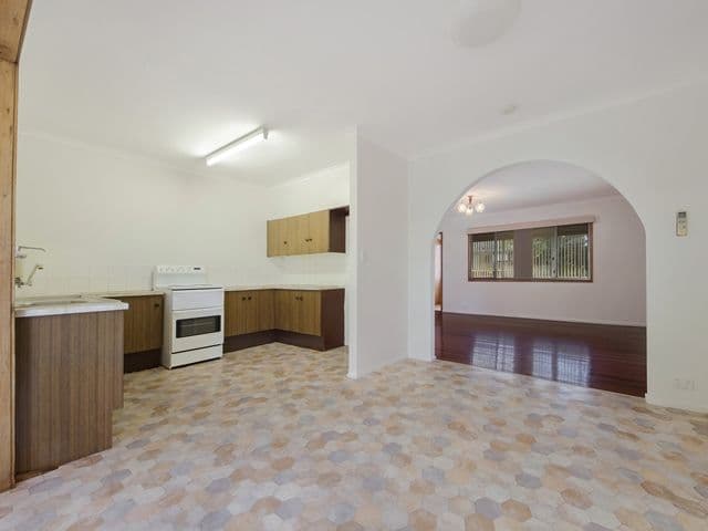 8 Tweedland Crescent, BEENLEIGH QLD 4207, Beenleigh - Thumbnail 3