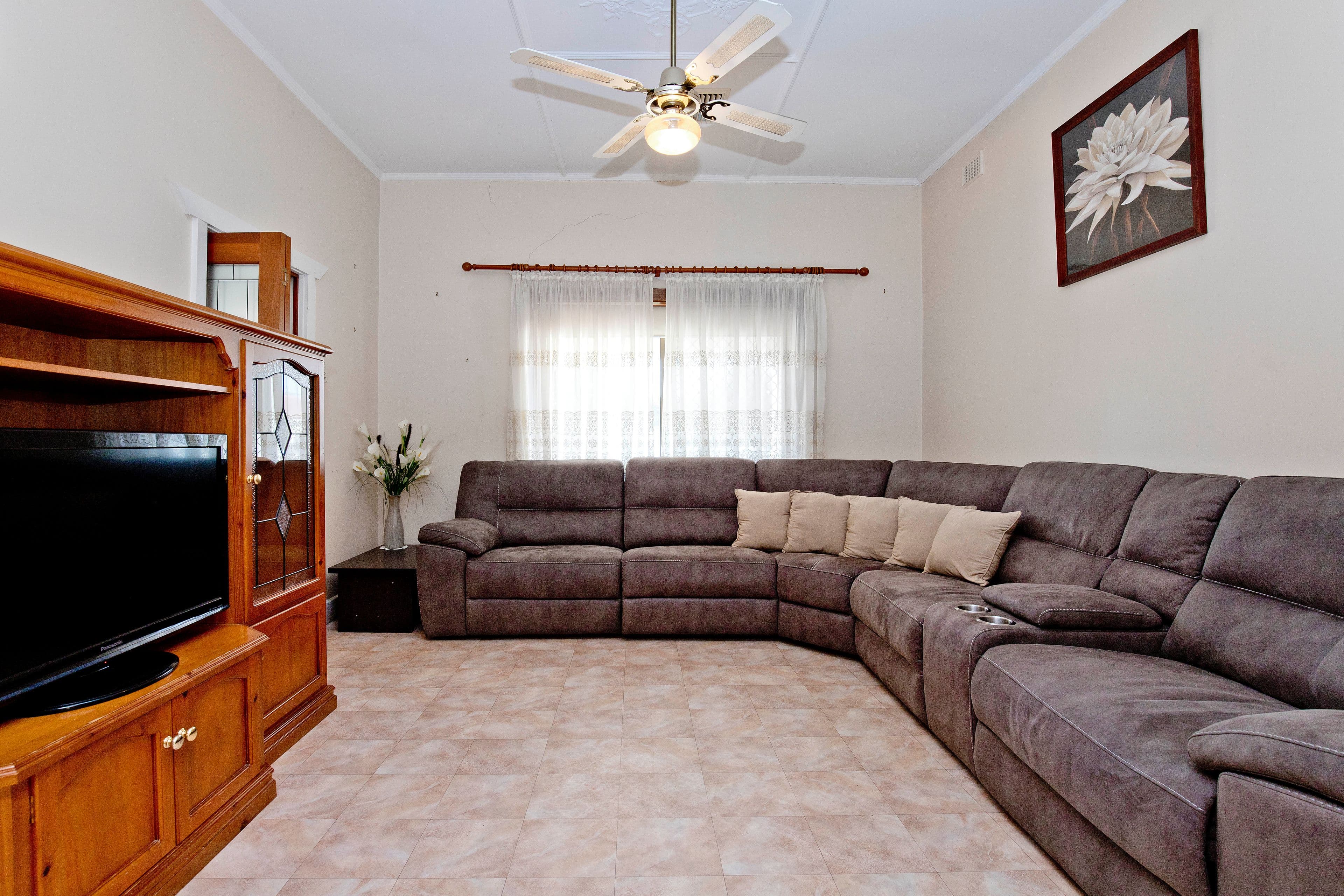 10 Olveston Avenue, Beverley SA 5009, Beverley - Thumbnail 2