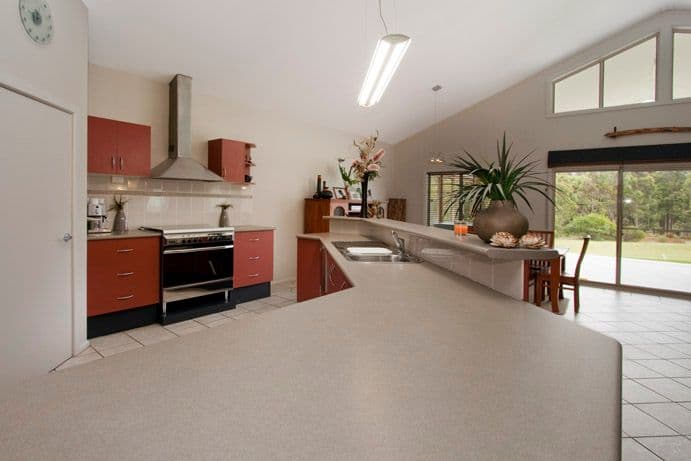 18 Monterey Drive, NOWRA HILL NSW 2540, Nowra Hill - Thumbnail 2