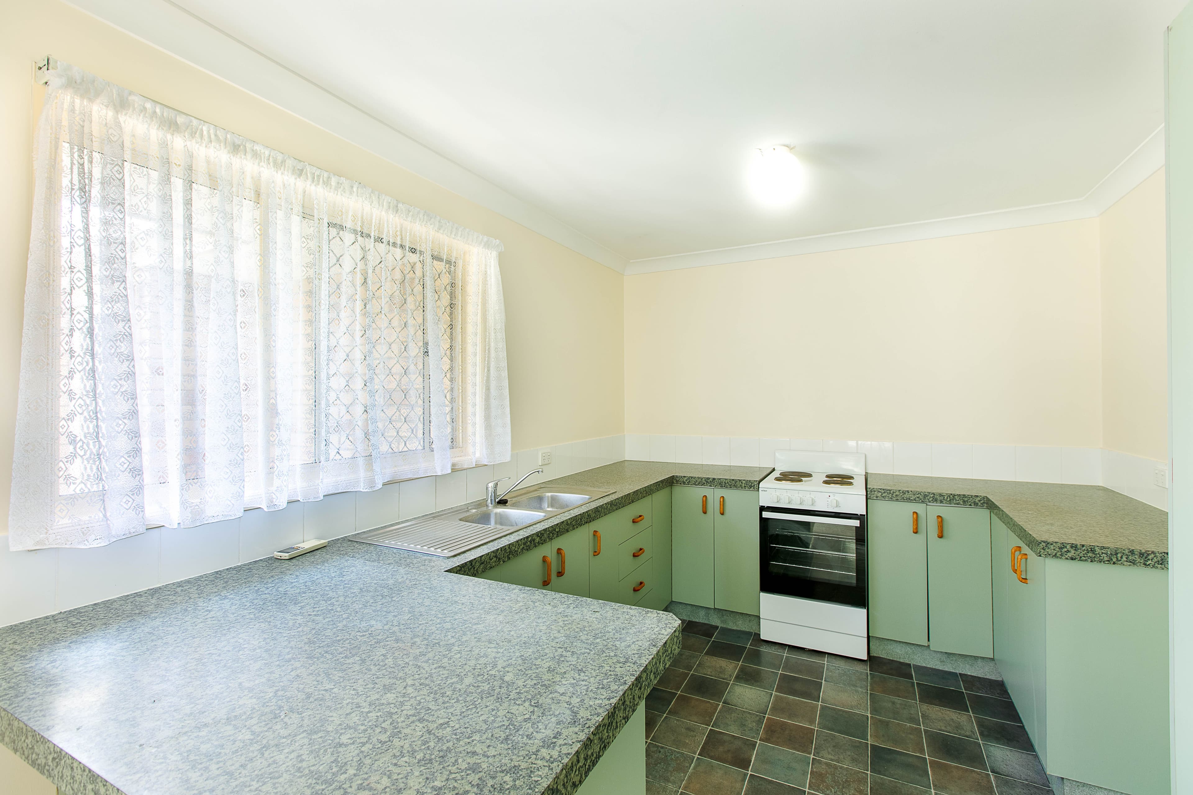 13 Manatoka Place, Ormeau QLD 4208, Ormeau - Thumbnail 4