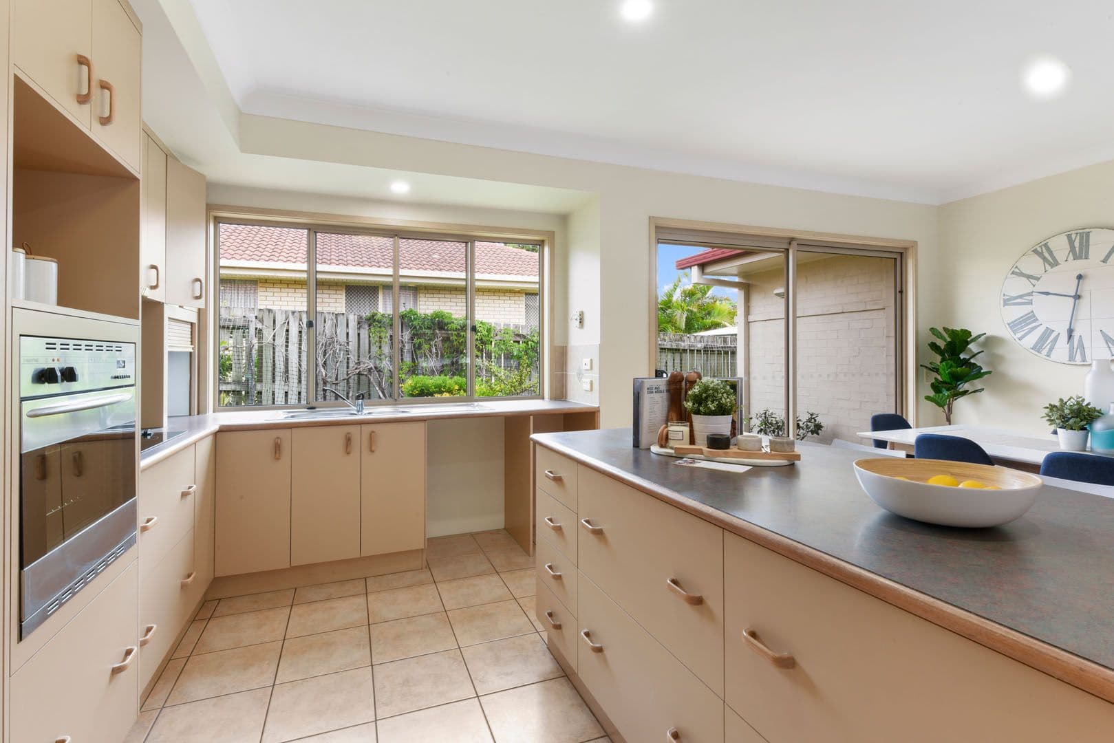 37 Ormond Road, Oxley QLD 4075, Oxley - Thumbnail 2