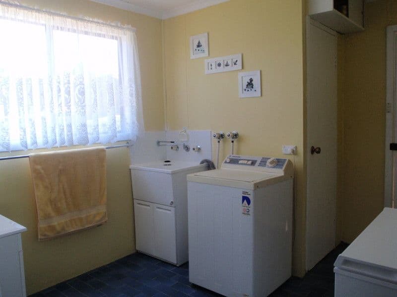 10 Bower Street, Jurien Bay WA 6516, Jurien Bay - Thumbnail 4