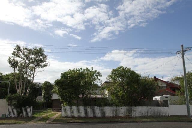 1 Bell Street, POINT VERNON QLD 4655, Point Vernon - Thumbnail 2