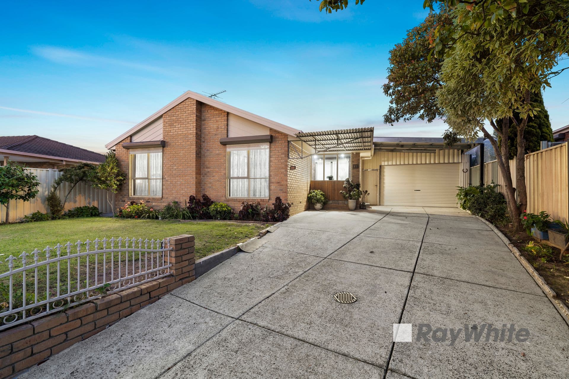 17 Hinrichsen Drive, Hallam VIC 3803, Hallam - Image 1