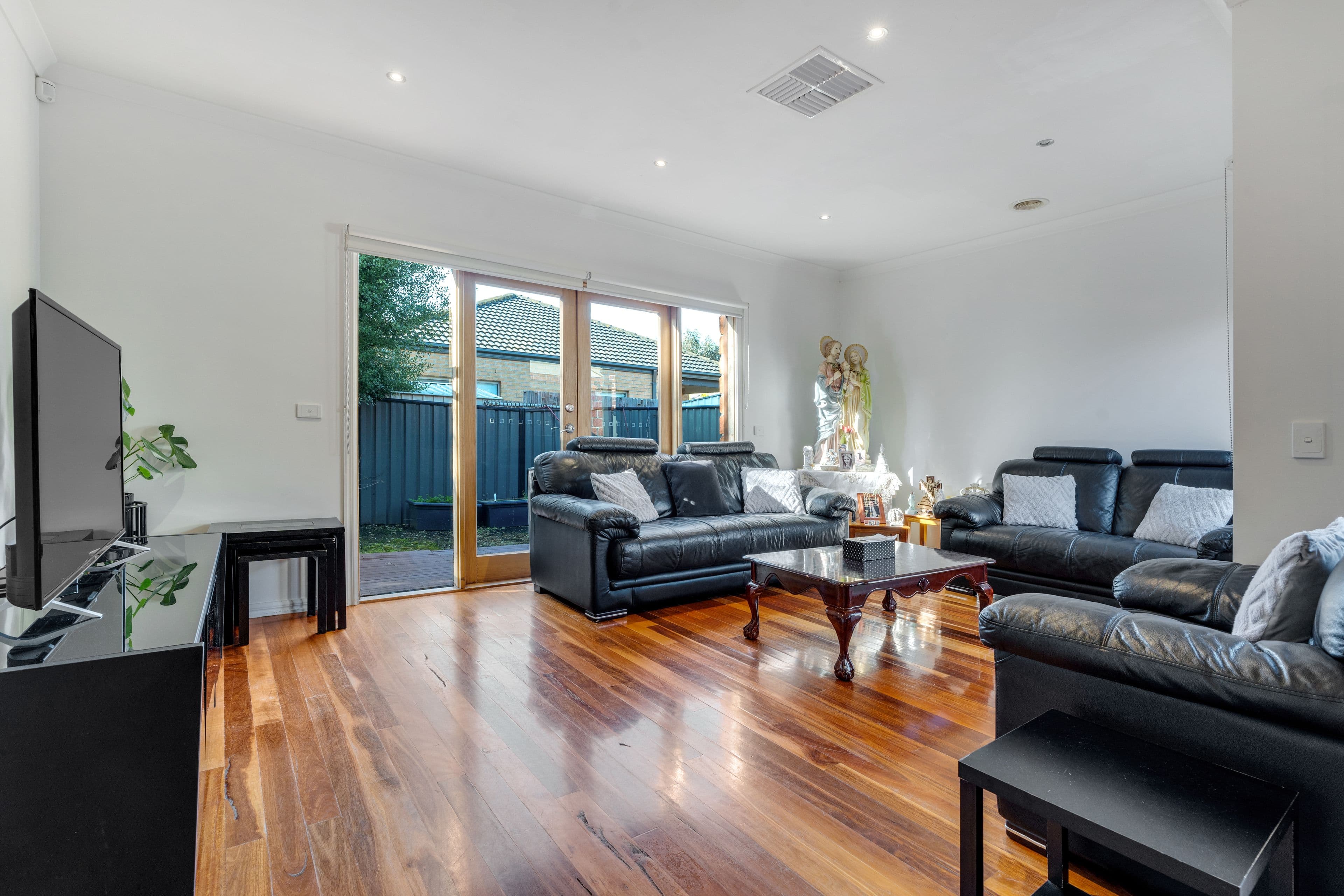 22 Ebony Circuit, Craigieburn VIC 3064, Craigieburn - Thumbnail 3