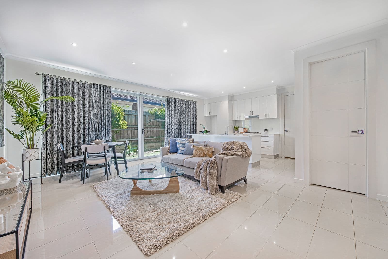 9 Oakes Avenue, Clayton South VIC 3169, Clayton South - Thumbnail 2
