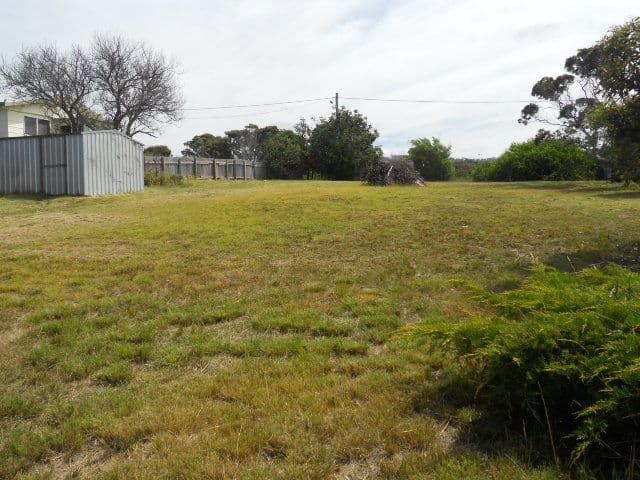 19 Seaview Avenue, BEAUMARIS TAS 7215, Beaumaris - Thumbnail 2