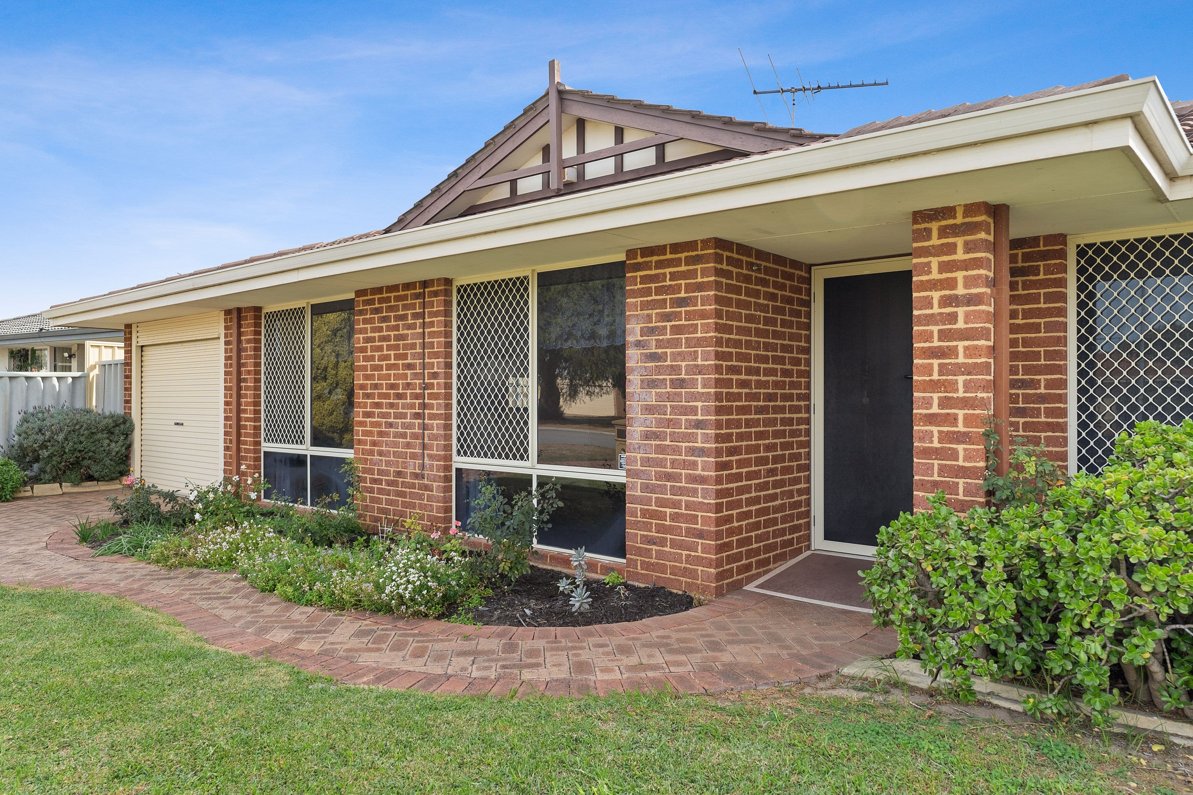 25 Carmody Road, Waikiki WA 6169, Waikiki - Thumbnail 3