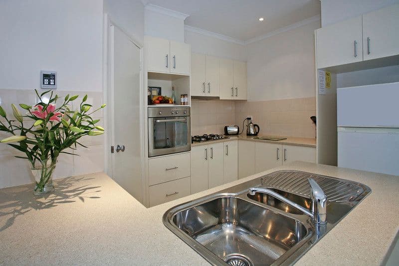 28  Vanessa Avenue, HIGHTON VIC 3216, Highton - Thumbnail 4